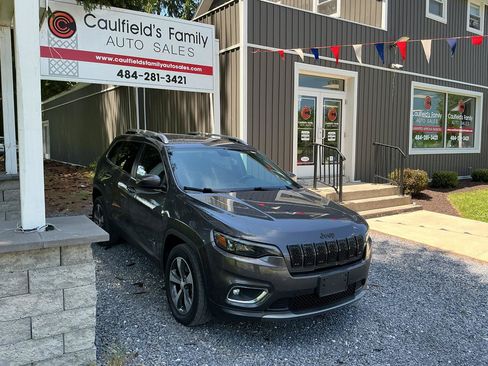 Used 2019 Jeep Cherokee Limited AWD/4WD image 3