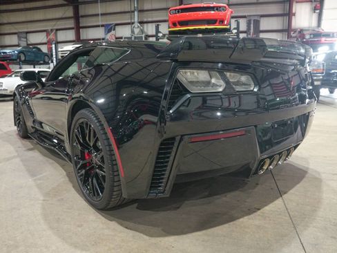 Used 2017 Chevrolet Corvette Z06 w/ Z07 Performance Package RWD image 6
