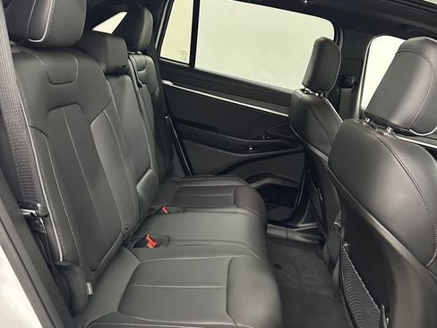 Used 2025 Jeep Wagoneer S Limited AWD/4WD image 30