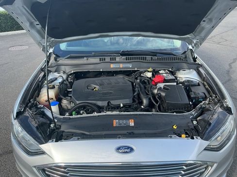 Used 2017 Ford Fusion SE w/ Equipment Group 201A FWD image 31