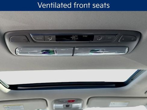 Used 2023 Kia Telluride EX w/ EX Captain's Chair Package image 27