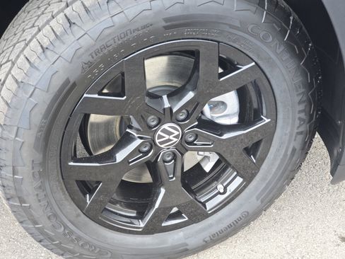 New 2026 Volkswagen Atlas Peak Edition image 13