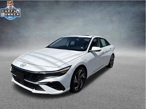 Used 2025 Hyundai Elantra SEL FWD image 1