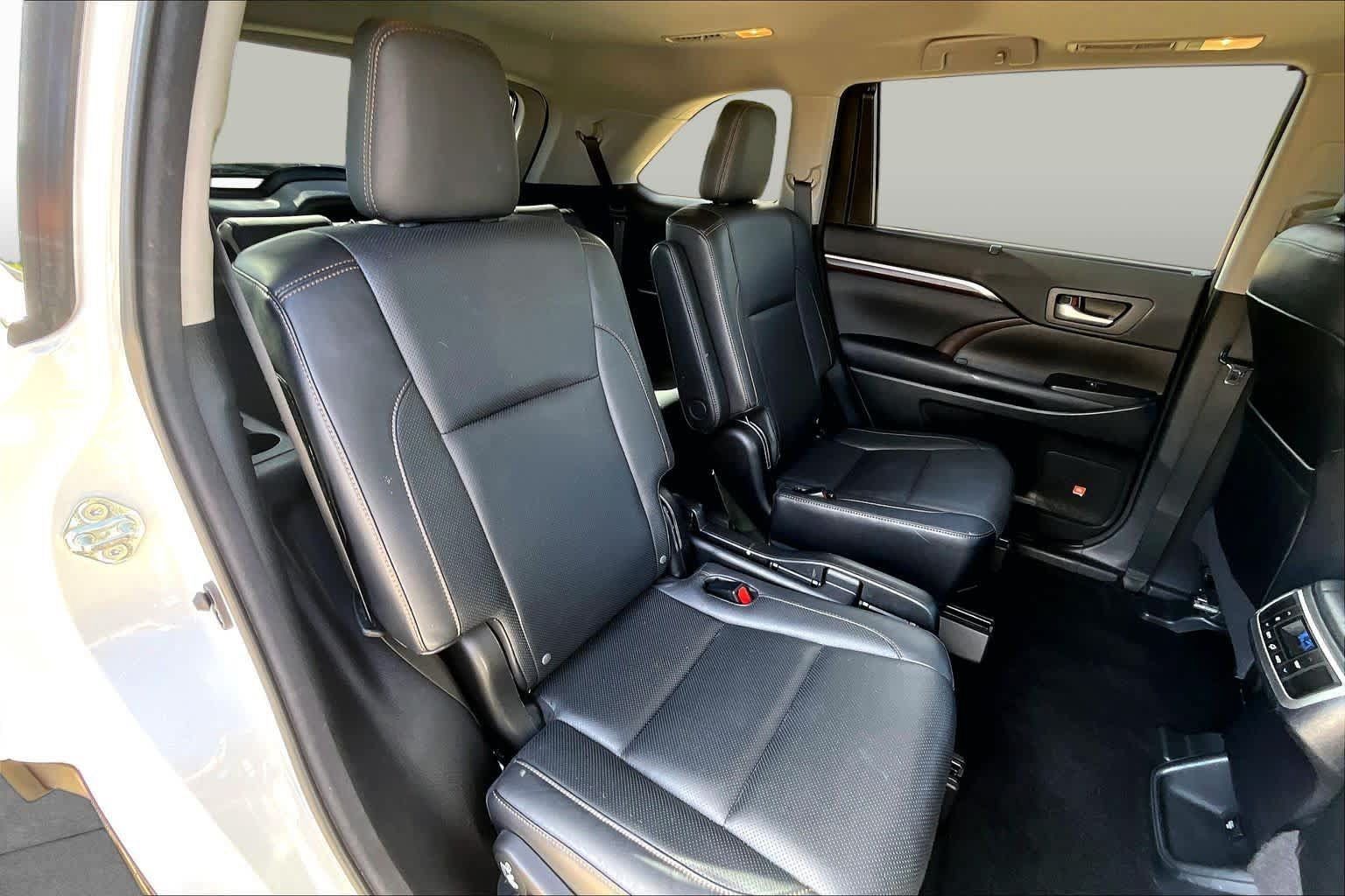 Used 2015 Toyota Highlander Limited FWD image 20