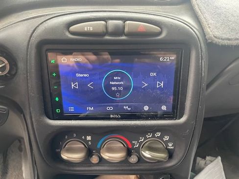 Used 2004 Pontiac Grand Am SE FWD image 19