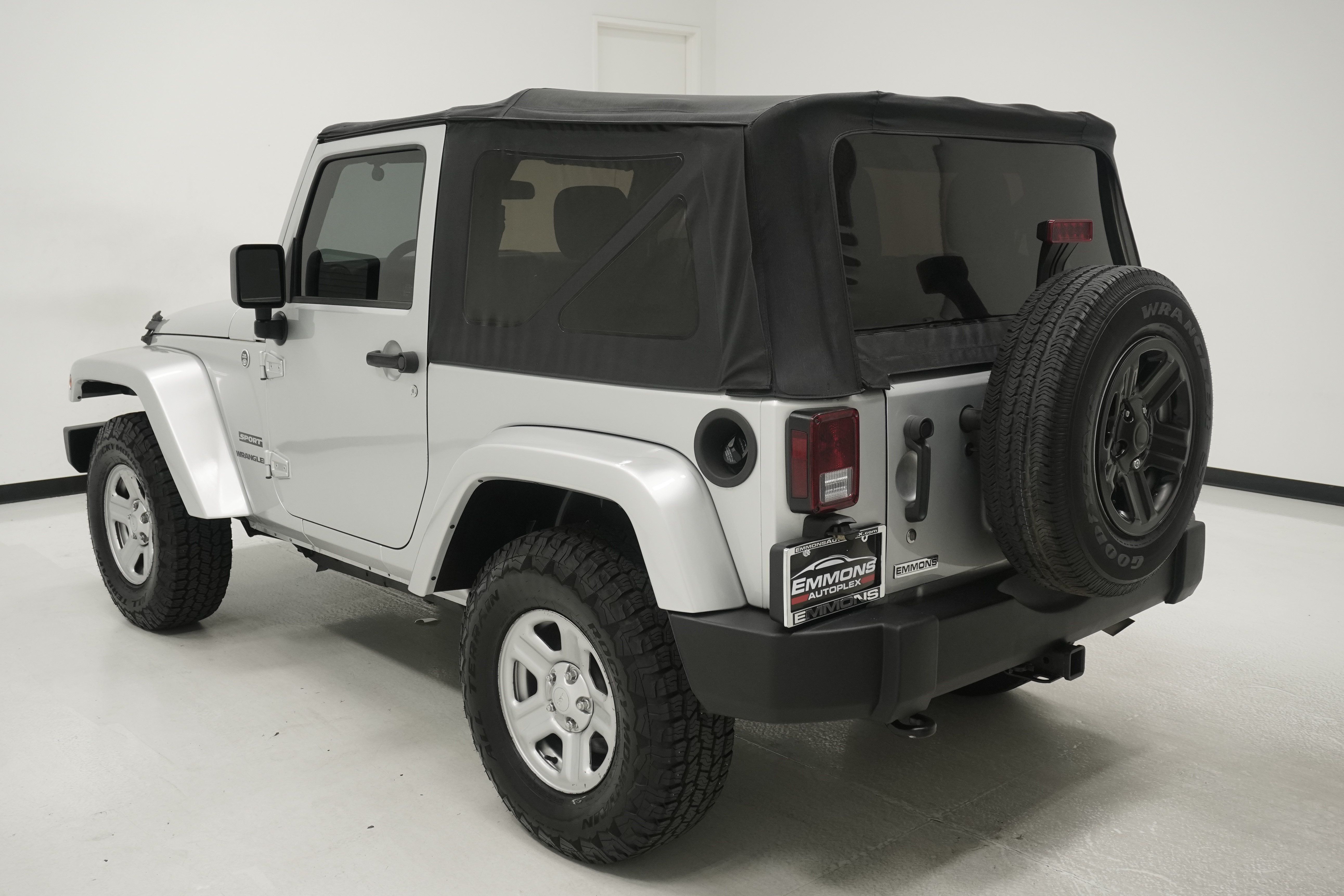 Used 2012 Jeep Wrangler Sport AWD/4WD image 6