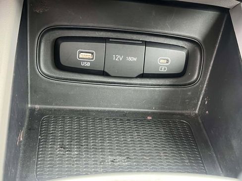 Certified 2023 Hyundai Venue SEL w/ Cargo Package image 28