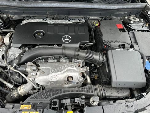 Used 2023 Mercedes-Benz GLB 250 4MATIC image 16