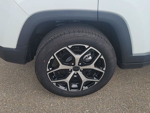 Certified 2025 Jeep Compass Limited AWD/4WD image 20