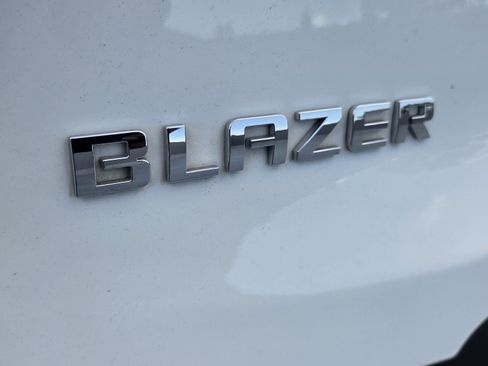 Used 2024 Chevrolet Blazer LT w/ Convenience Package FWD image 9