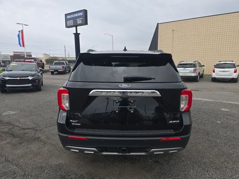 Used 2023 Ford Explorer XLT w/ Equipment Group 202A image 6