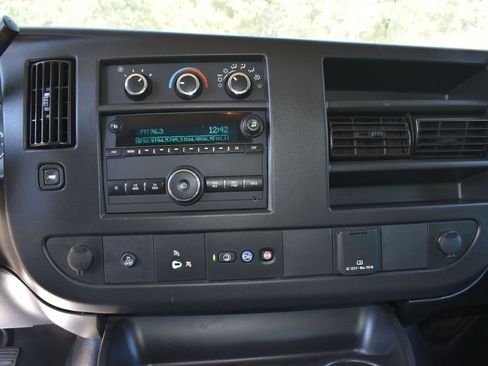 Used 2020 GMC Savana 2500 Work Van image 18