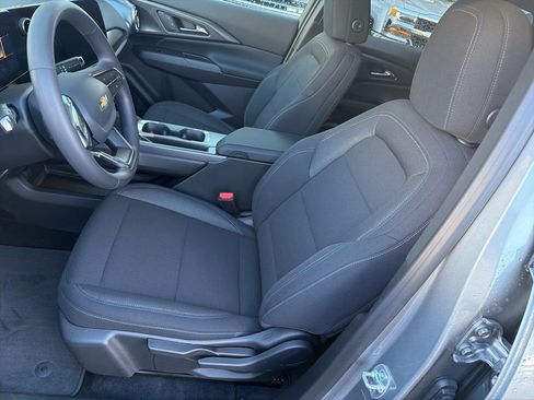 New 2026 Chevrolet Equinox EV LT image 8