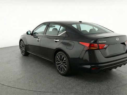 Used 2025 Nissan Altima 2.5 SV image 6