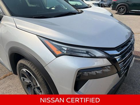 Certified 2025 Nissan Rogue SV AWD/4WD image 5