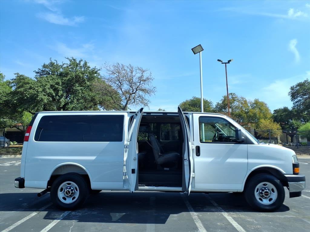 Used 2025 GMC Savana 3500 LT w/ LT Preferred Equipment Group RWD image 23
