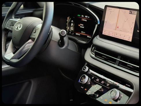 Used 2023 INFINITI QX60 Sensory w/ Vision Package FWD image 10