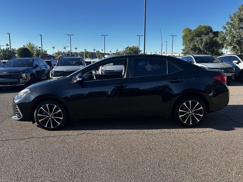 Used 2018 Toyota Corolla SE image 3