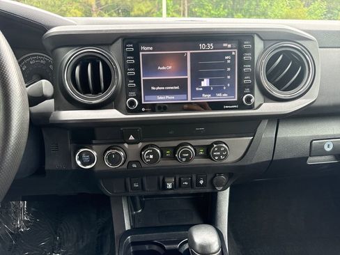 Used 2020 Toyota Tacoma TRD Off-Road AWD/4WD image 18