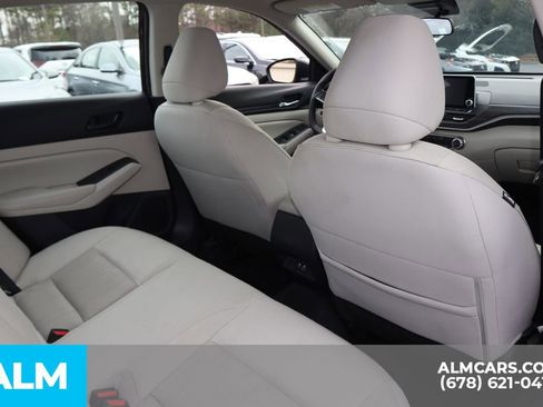 Used 2025 Nissan Altima 2.5 SV FWD image 22