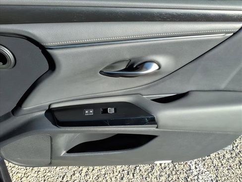 Used 2022 Lexus ES 350 w/ Premium Package image 16