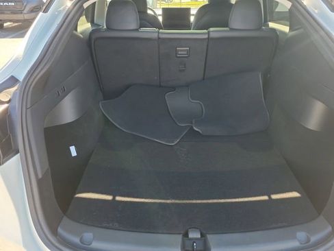 Used 2020 Tesla Model Y Long Range image 6