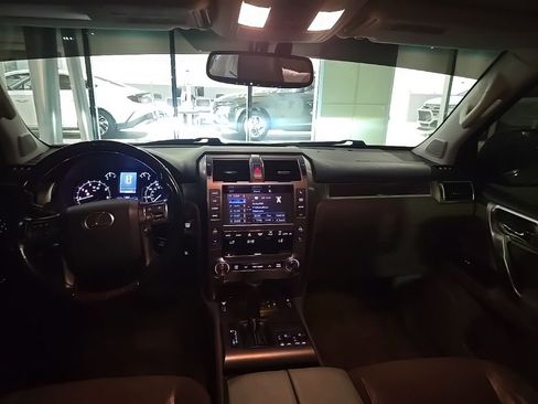 Used 2015 Lexus GX 460 w/ Premium Package AWD/4WD image 9