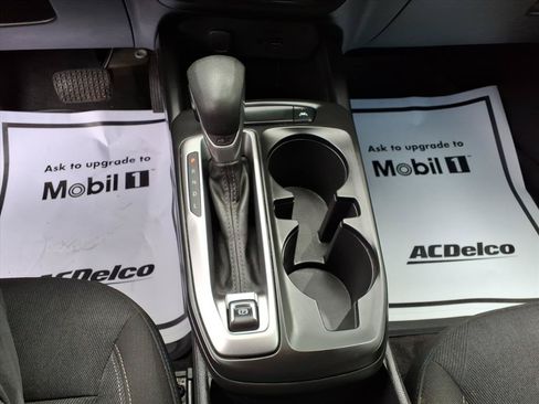 Used 2025 Chevrolet Trax LS FWD image 13