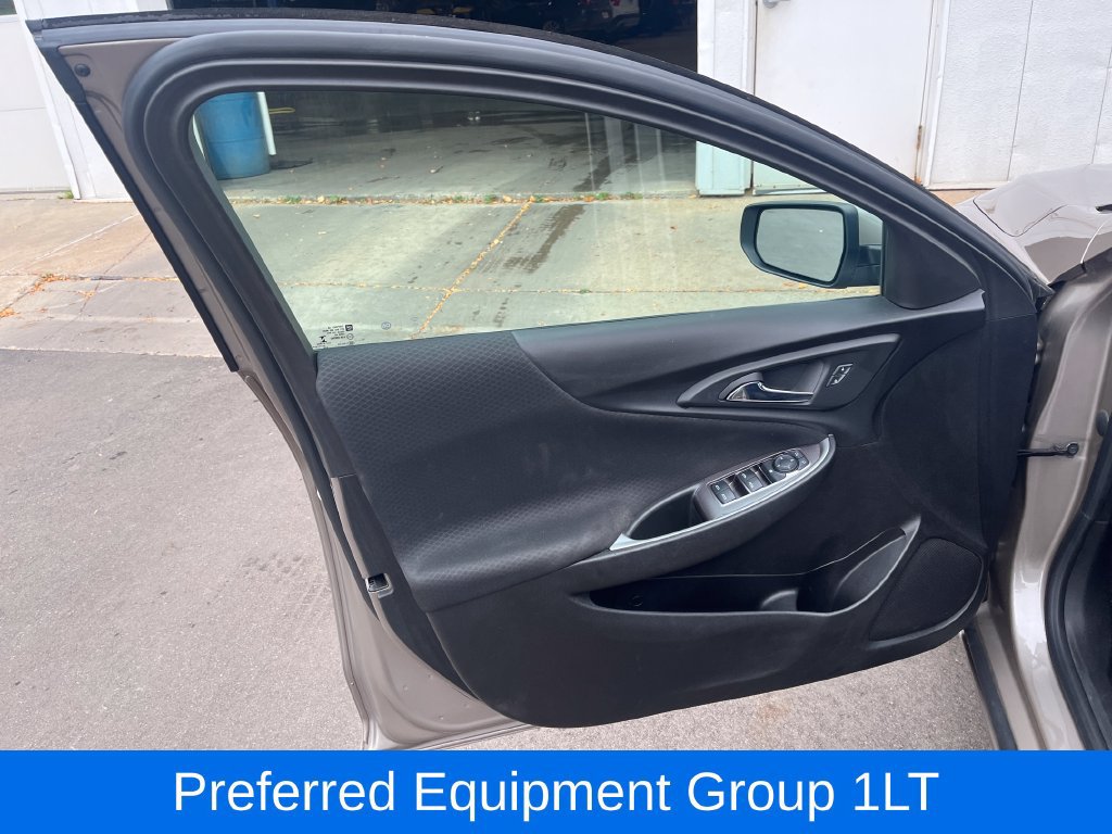 Used 2023 Chevrolet Malibu LT FWD image 11