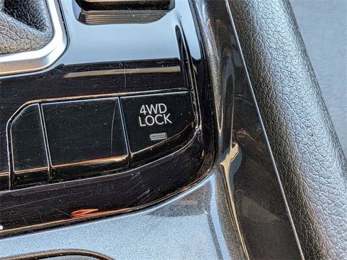 Used 2024 Jeep Compass Latitude image 24