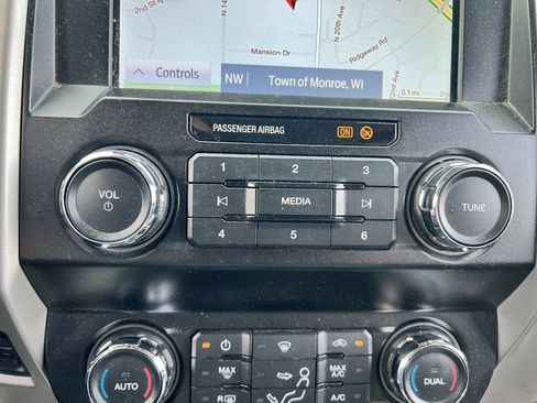 Used 2021 Ford F250 Lariat w/ Lariat Ultimate Package AWD/4WD image 24