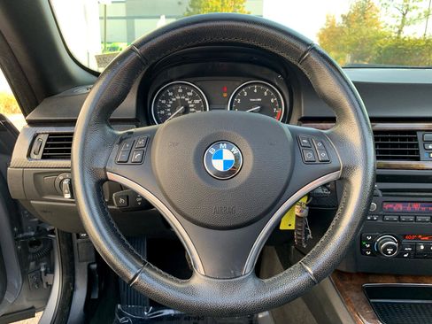 Used 2010 BMW 328i Convertible image 29