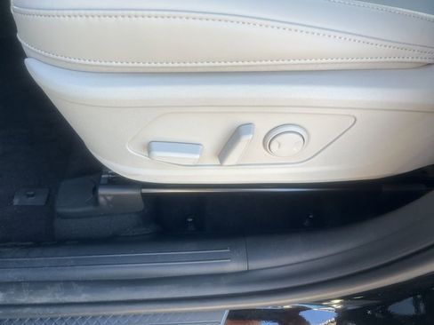 New 2025 Kia Sorento EX image 10