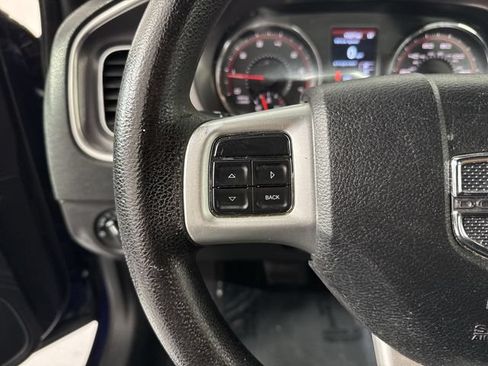 Used 2013 Dodge Charger SE RWD image 10