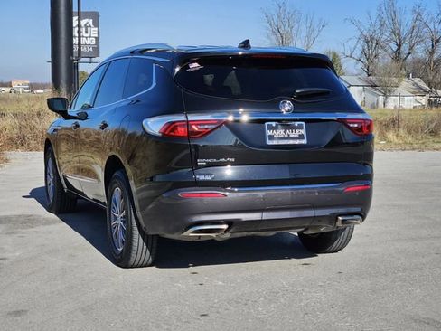 Used 2024 Buick Enclave Premium image 5