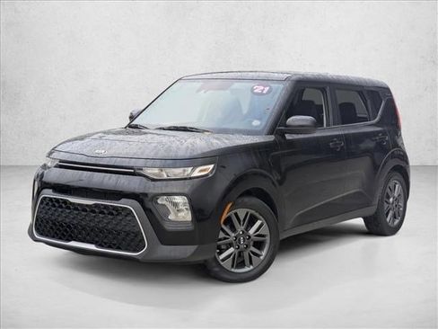 Used 2021 Kia Soul S image 1