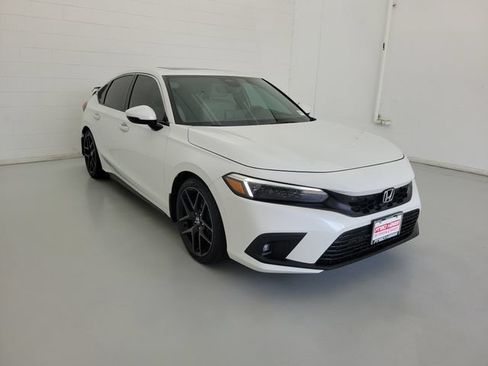 Used 2024 Honda Civic Sport Touring image 4