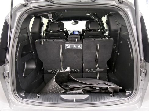 Used 2020 Chrysler Pacifica Touring-L w/ Advanced Safetytec Group AWD/4WD image 7