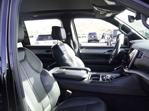 Used 2023 Jeep Wagoneer Series II image 25