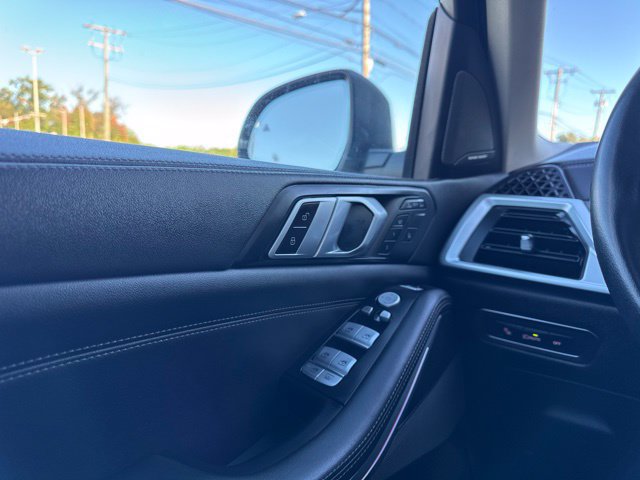 Used 2024 BMW X7 xDrive40i w/ Premium Package AWD/4WD image 17