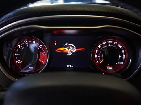 Used 2019 Dodge Challenger SRT Hellcat w/ Widebody Package image 13