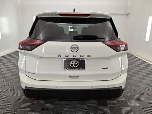 Used 2024 Nissan Rogue S AWD/4WD image 22