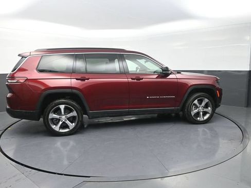 Used 2025 Jeep Grand Cherokee L Limited AWD/4WD image 9