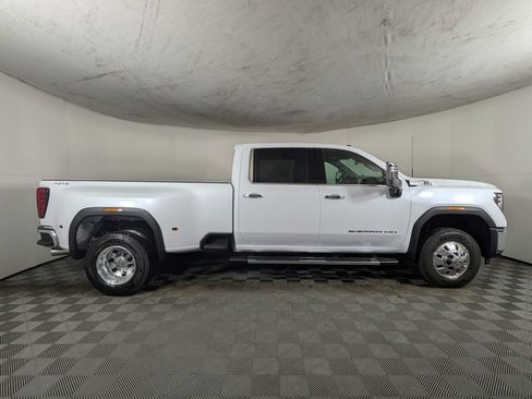 New 2026 GMC Sierra 3500 SLT w/ SLT Premium Package image 6