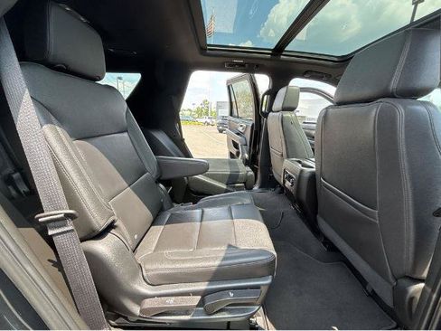 Used 2023 Chevrolet Tahoe Z71 w/ Luxury Package AWD/4WD image 7