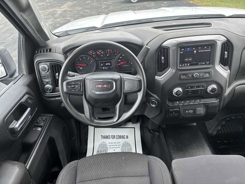 Used 2024 GMC Sierra 2500 Pro w/ Convenience Package image 10