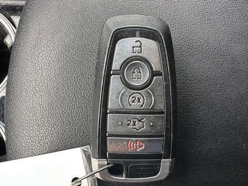 Used 2018 Ford Edge SEL w/ Equipment Group 201A AWD/4WD image 14