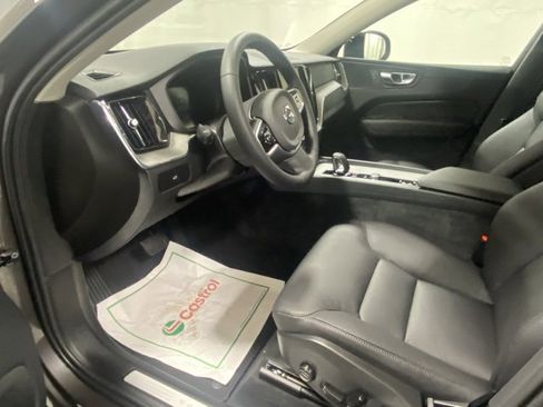 Certified 2025 Volvo XC60 B5 Plus image 10