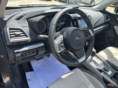 Used 2023 Subaru Forester Premium AWD/4WD image 36