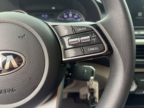 Used 2021 Kia Forte LXS image 18